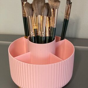 Pink Makeup Brush Holder with Brushes